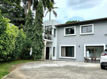 Casa · 560m² · 6 Recámaras · 6 Estacionamientos · Venta de 2 Casas Sobre un Lote, Ancon