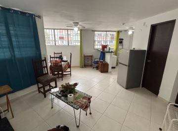Sala Vista general · En Juan Díaz, Práctico y Económico Apartamento con Acceso a Vías Principales