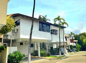 Casa de 3 habitaciones, Panamá · Venta de Casa Dúplex en Altos del Golf 26 - 8317gg