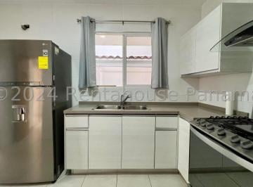 Casa de 3 habitaciones, San Miguelito · Casa en Brisas del Golf / Aventura - en Venta