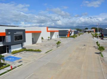 Bodega-Galpón-Depósito · 1027m² · Bodega en Venta en 24 de Diciembre