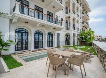 Apartamento de 3 habitaciones, Panamá · En Venta Santa Familia | Elegancia en El Casco | Oportunidad Única