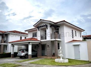 Casa de 5 habitaciones, Panamá · Casa en Versalles Juan Diaz Panama
