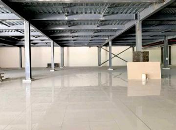 Local comercial · 1000m² · 29 Estacionamientos · Alquiler Local 1000 m² en La 24 Diciembre Plaza Comercial