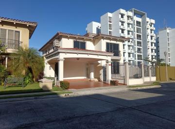 Casa de 4 habitaciones, Panamá · Casa de Esquina en Venta en PH Paseo Dorado, Condado del Rey