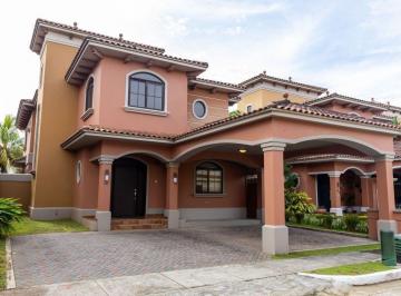 Casa · 345m² · 4 Recámaras · 3 Estacionamientos · Venta de Casa en Costa Sur