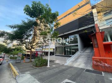 Local comercial · 705m² · 14 Estacionamientos · Se Alquila Propiedad - Calle Uruguay - Edificio