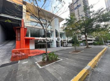 Edificio · 1234m² · 12 Estacionamientos · Se Alquila Propiedad - Calle Uruguay - Edificio
