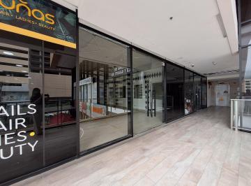 Local comercial · 115m² · 4 Estacionamientos · Local en Alquiler en La 12 de Octubre  