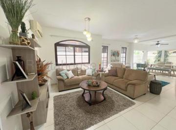 Casa de 4 habitaciones, Panamá · Venta de Casa en Costa Sur