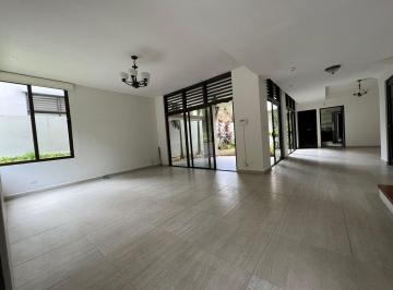 Casa · 255m² · 3 Recámaras · 2 Estacionamientos · Alquiler de Casa en Panama Pacifico - PH Nativa