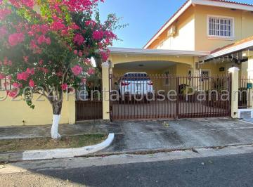 Casa de 4 habitaciones, Chitré · Vende Casa en Chitré Nmr