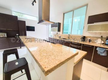 Casa de 4 habitaciones, Panamá · Casa en Altos del Golf/minimal Houses en Venta
