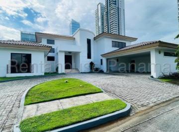 Casa de 4 habitaciones, Panamá · Venta de Casa en Costa del Este, Paseo del Parque.