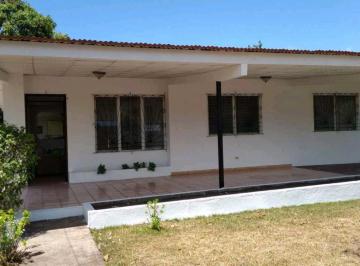 Casa · 3 Recámaras · 4 Estacionamientos · Alquilo Casa en Santiago