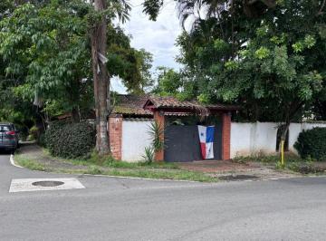 Casa de 3 habitaciones, Panamá · ¡Vendo Casa en San Francisco, Ubicada en Esquina, La Mejor Ubicación!