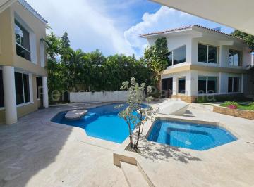 Casa de 4 habitaciones, Panamá · Casa en Venta en Altos del Golf