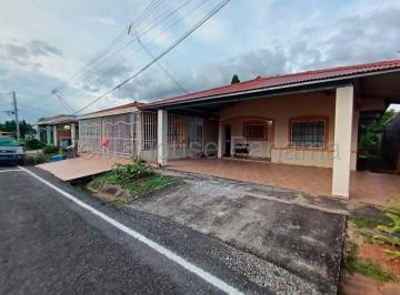 Casa de 3 habitaciones, Chitré · Se Vende Casa en Chitre Nmr