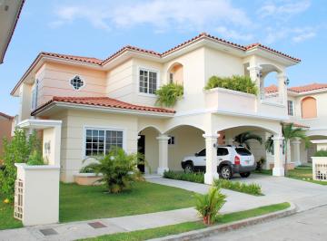 Casa · 369m² · 4 Recámaras · 2 Estacionamientos · Venta de Casa en Costa Sur, Villa Valencia