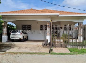 Casa de 4 habitaciones, Chitré · Se Vende en Chitré Nmr