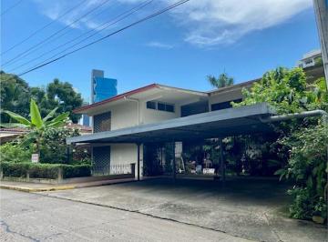 Casa de 9 habitaciones, Panamá · Vendo Edificio de 3 Apartamentos en La Cresta