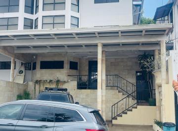 Casa · 250m² · 4 Recámaras · 3 Estacionamientos · Casa en Alquiler en Dos Mares
