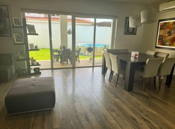 Casa de 3 habitaciones, Panamá · Quintas de Versalles Esquinera Lion