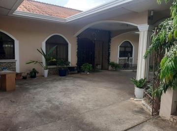 Casa de 5 habitaciones, Chitré · Venta de Hermosa Casa en Chitre