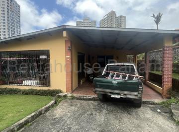 Casa de 3 habitaciones, Panamá · Venta de Casa Unifamiliar con 332 m² de Terreno en Carrasquilla 26 - 1385gg