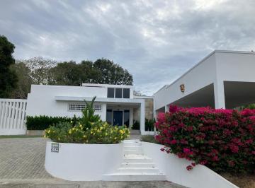 Casa de 4 habitaciones, Chame · Venta Casa Coronado Golf Club
