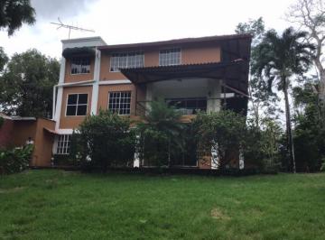 Casa de 3 habitaciones, Panamá · Nc90 Se Vende Amplia y Espectacular Casa en Albrook