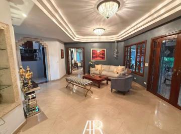Apartamento de 4 habitaciones, Panamá · Vendo Casa Unifamiliar en Esquina con Piscina Privada en Betania, Dos Mares