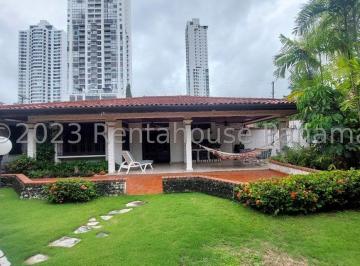 Casa de 4 habitaciones, Panamá · Amplia Casa en Altos del Golf Calle Narciso Garay Casa # 5