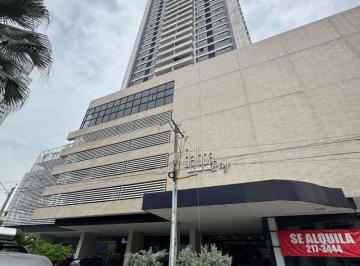 Apartamento de 2 habitaciones, Panamá · Banco Vende Apartamento en PH Balboa Bay (G)
