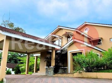 Casa de 4 habitaciones, Panamá · Casa en Venta en Clayton - PH Los Senderos – Oportunidad Única - Modelo Grande.