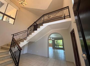 Casa de 4 habitaciones, Panamá · Se Alquila Casa con Piscina en Urbanizacion Camino de Cruces