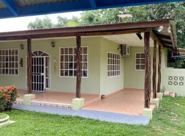 Casa · 2300m² · 2 Recámaras · 3 Estacionamientos · Venta de Casa en Potuga de Parita, Herrera, Terreno 2,300 m²