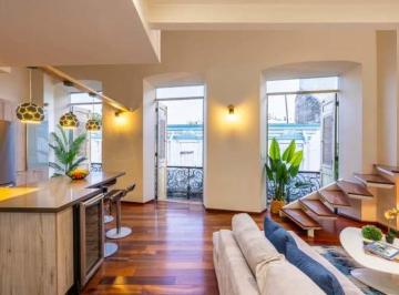 Apartamento de 2 habitaciones, Panamá · Venta de Apartamento en Casco Viejo