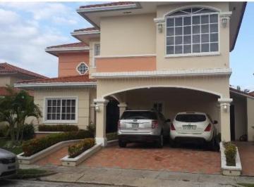 Casa · 350m² · 4 Recámaras · 2 Estacionamientos · Casa en Venta en Villa Valencia (Id 10313)