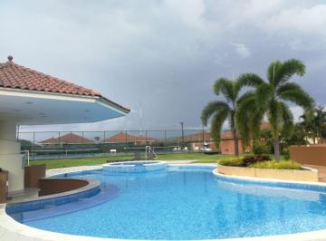 Casa · 375m² · 5 Recámaras · 2 Estacionamientos · Hermosa Casa a La Venta en Costa Sur