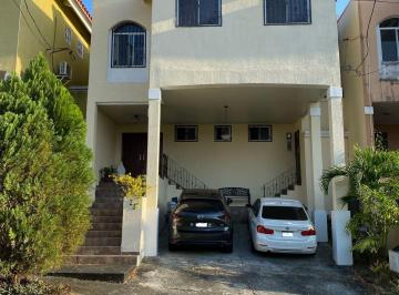 Casa · 267m² · 4 Recámaras · 2 Estacionamientos · Venta de Casa – El Doral, Altos del Bosque