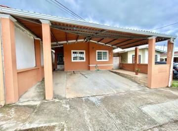 Casa · 84m² · 3 Recámaras · 2 Estacionamientos · ID 24766 Se Vende en Val Paraíso en La Chorrera