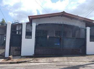 Casa · 101m² · 3 Recámaras · 2 Estacionamientos · Venta Casa en Brisas del Golf Arraijan (Of)