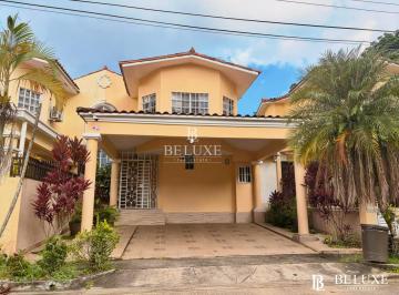 Casa · 201m² · 3 Recámaras · 2 Estacionamientos · Venta Casa Remodelada en Albrook (13)