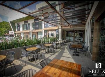 Local comercial · 180m² · Alquiler de Local Comercial en Plaza Corner 68, San Francisco (P)(P2)