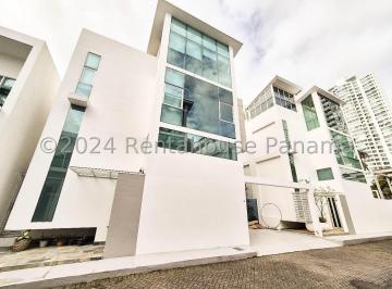 Casa de 4 habitaciones, Panamá · Casa en Alquiler en Altos del Golf. Minimal Houses. 26ldc2045