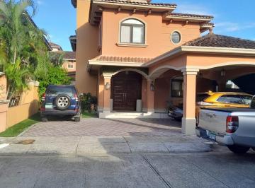 Casa de 4 habitaciones, Panamá · Vendo Casa en Esquina Costa Sur El Doral