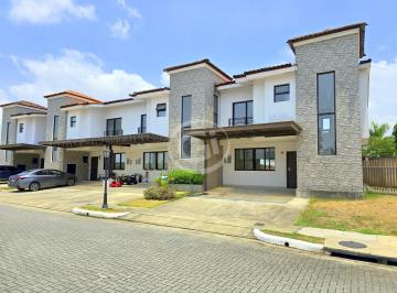 Casa de 3 habitaciones, Panamá · Venta Casa Esquinera Costa Linda. Precio de Oportunidad Negociable.