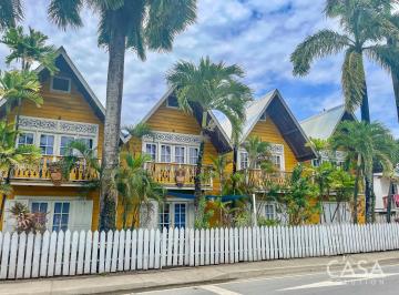 Casa de 7 habitaciones, Bocas del Toro · Precio Reducido! 6 Estudios y un Dúplex Caribeño en Venta en Isla Colón