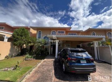 Casa · 280m² · 3 Recámaras · 4 Estacionamientos · Venta de Casa en PH Castel Novo Chanis (13)